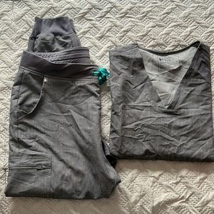 FIGS size XL, set of top and jogger bottoms